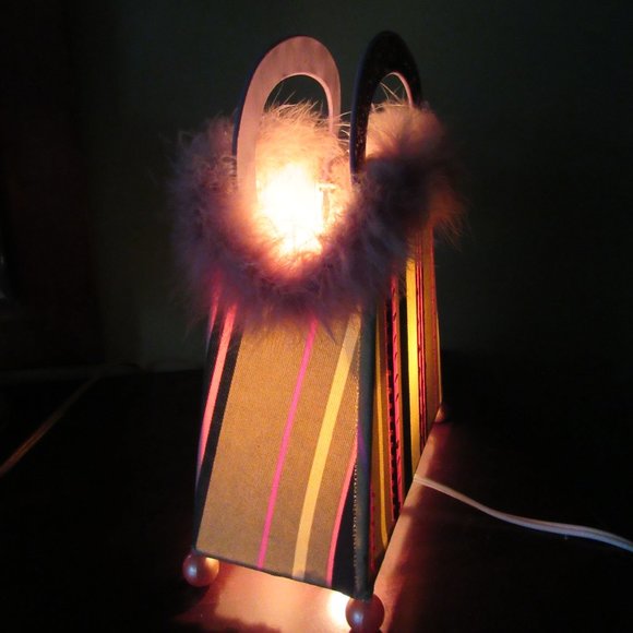 Boudoir/Bedroom Handbag Lamp. 11 3/4 x 9 1/2 x 3 1/2 Inches. - Picture 4 of 7